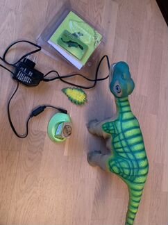 Динозавр pleo