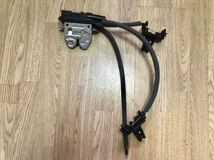 Замок крышки багажника Mercedes W222