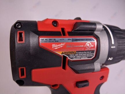 Дрель - шуруповерт Milwaukee 2801-20