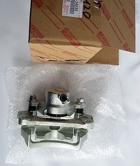 Суппорт тормозной зад Lexus GX470/ TLC Prado 120