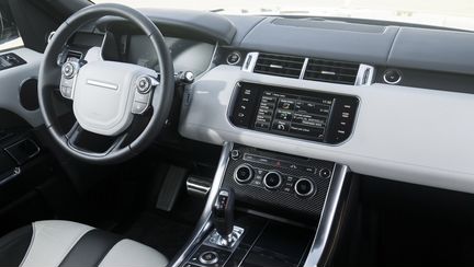 Торпедо из нат. кожи Range Rover Sport