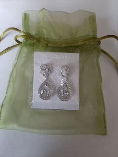 Новые элегантные серьги серебристые с цирконом