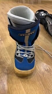 Сноуборд с креплениями ботинками и чехлом