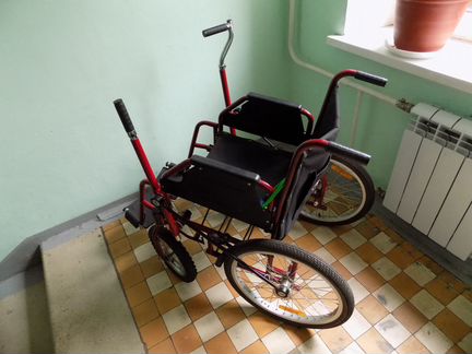 Инвалидная коляска