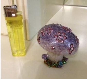 Колье зеленые камни