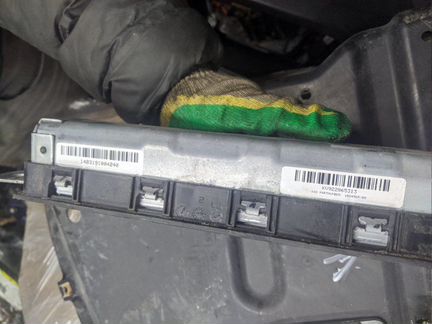 Подушка безопасности в ноги Bmw 3-Series F30