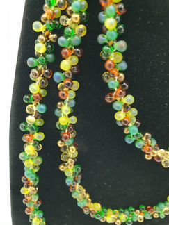 Длинные бусы из бисера