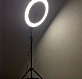 Светодиодная кольцевая лампа