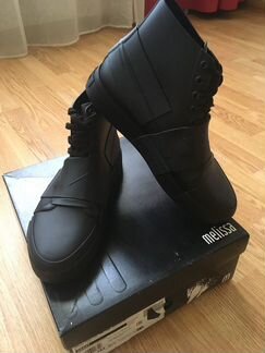 Резиновые полусапожки melissa