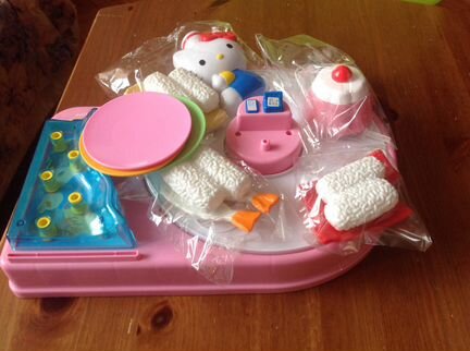 Суши на вертушке (Hello Kitti)