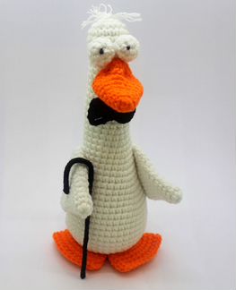 Гусь вязаный с тростью