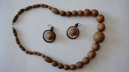 Деревянные бусы и серьги из Крыма. Винтаж