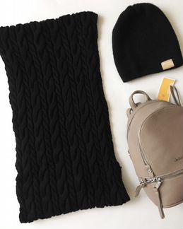 Комплект шапка и снуд черный