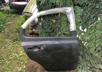 Ниссан Микра Дверь задняя правая Micra 82100AX130