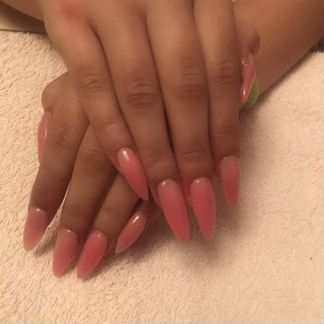 Модель Маникюр/Наращивания ногтей