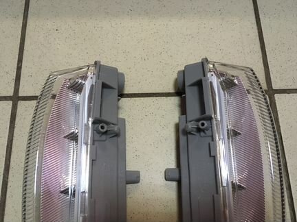 Ходовые огни правый и левый Мерседес W204