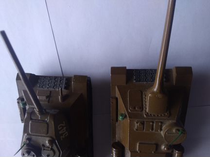 Пять металлических танков производство СССР