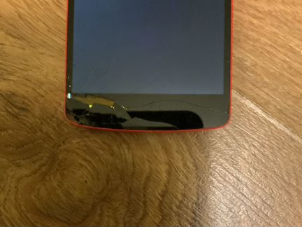 Телефон LG Nexus 5