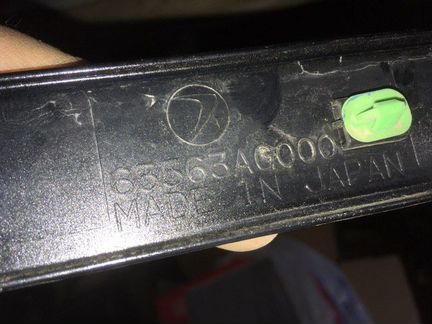 Накладка средней стойки левая Subaru Legacy BL5