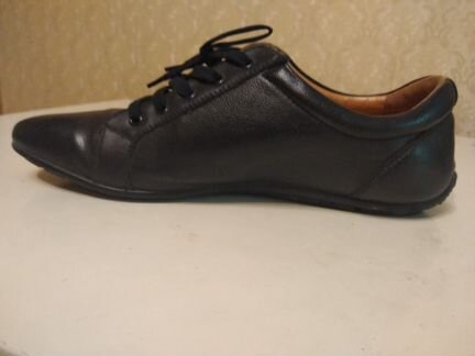 Туфли на шнурках низкие