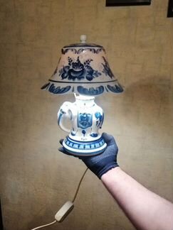 Настольная лампа