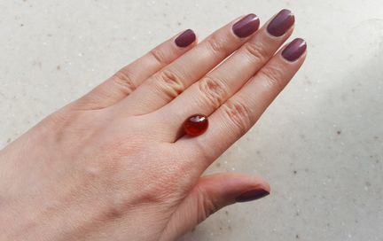 Крупный природный гранат спессартин. Кабошон