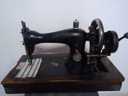 Швейная машинка юбилейная 1870-1895г XXV