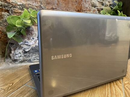 Ноутбук Samsung для работы и интернета