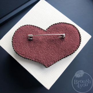 Брошь из бисера Сердце