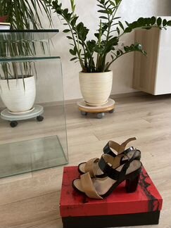 Босоножки Carlo Pazolini